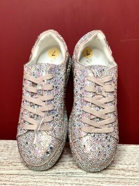 Matisse Bennet NWOT Sparkling Pink Rhinestone Embellished Lace Up Sneakers Comfy